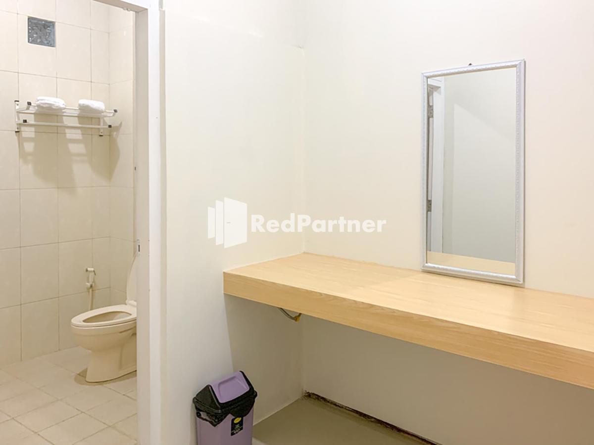 Reddoorz Syariah At Hotel Nuri Indah Dongkelan Yogyakarta بانتول المظهر الخارجي الصورة